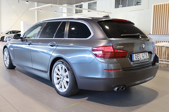 BMW 520d 3 of 5