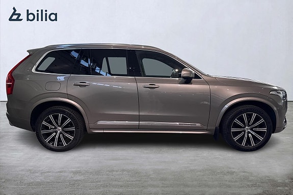 Volvo XC90 18 of 21