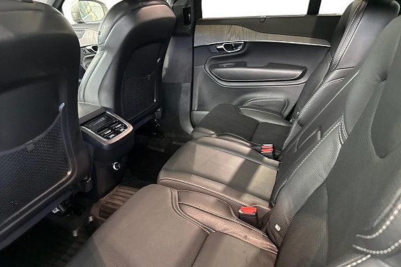 Volvo XC90 13 of 21