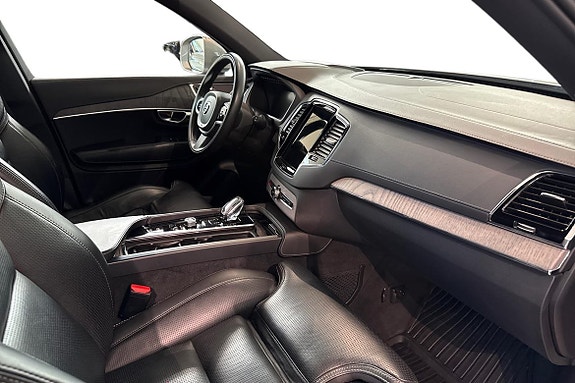 Volvo XC90 7 of 21