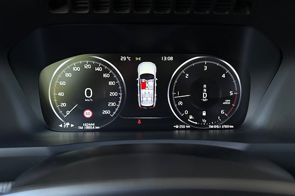 Volvo XC90 16 of 21