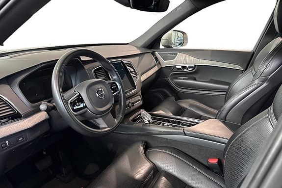 Volvo XC90 14 of 21