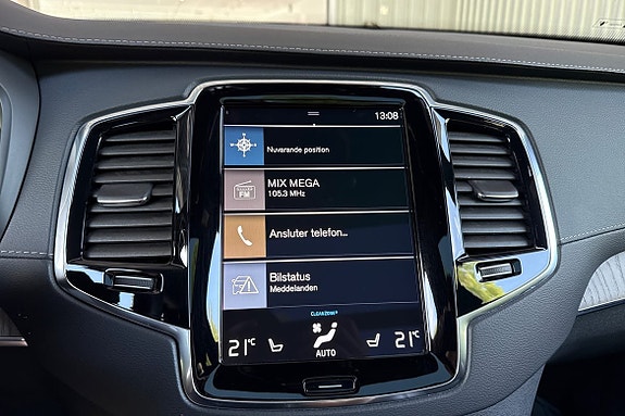 Volvo XC90 15 of 21