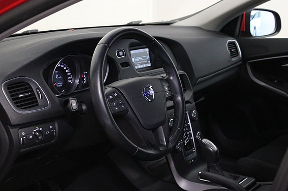 Volvo V40 10 of 18