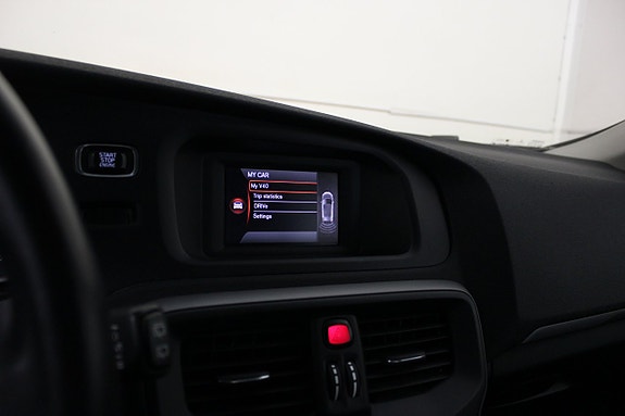 Volvo V40 15 of 18