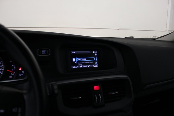 Volvo V40 13 of 18