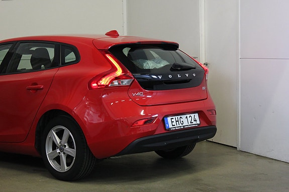 Volvo V40 8 of 18