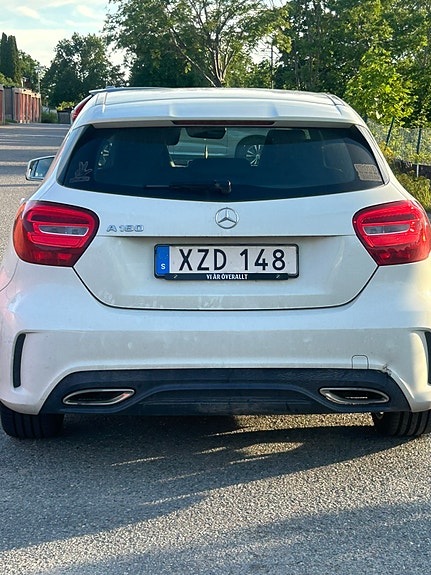 Mercedes-Benz A180 2 of 5