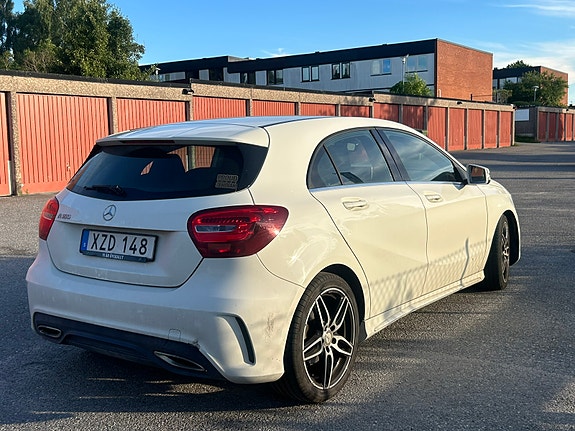 Mercedes-Benz A180 3 of 5