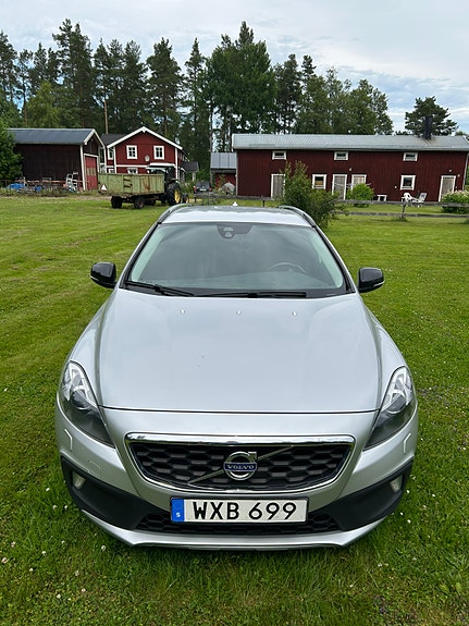Volvo V40 Cross Country 3 of 5