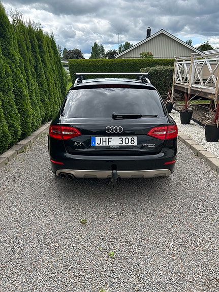 Audi A4 allroad 2 of 5