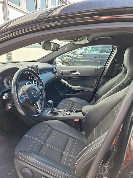 Mercedes-Benz A180 5 of 5