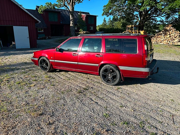 Volvo 850 2 of 5