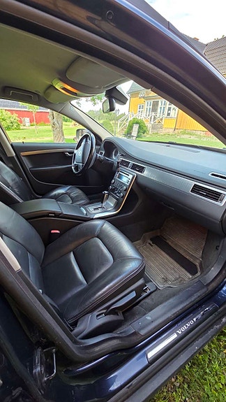 Volvo XC70 9 of 10