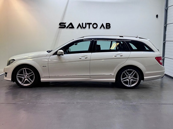 Mercedes-Benz C180 4 of 5