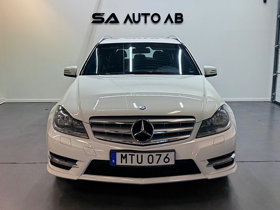 Mercedes-Benz C180 3 of 5