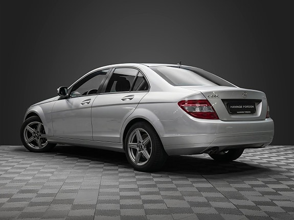 Mercedes-Benz C200 6 of 17