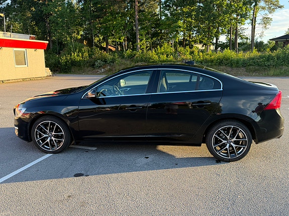 Volvo S60 14 of 16