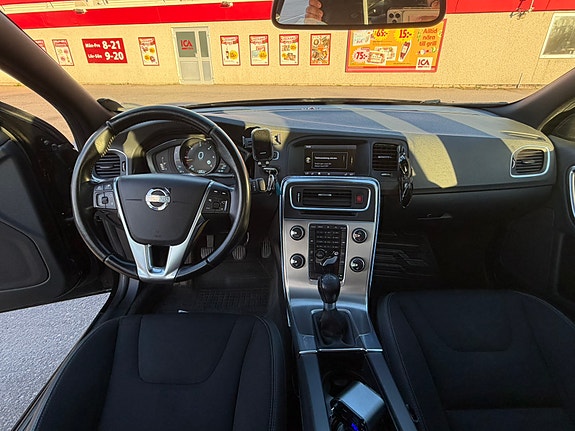 Volvo S60 5 of 5
