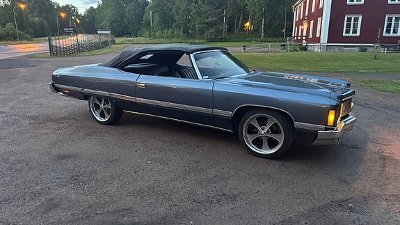 Chevrolet Impala 5 of 5