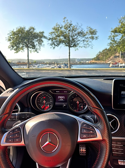 Mercedes-Benz A180 6 of 8