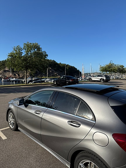 Mercedes-Benz A180 3 of 5