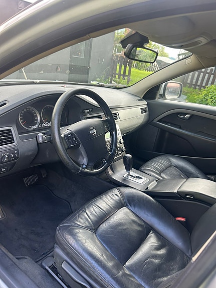 Volvo XC70 3 of 3