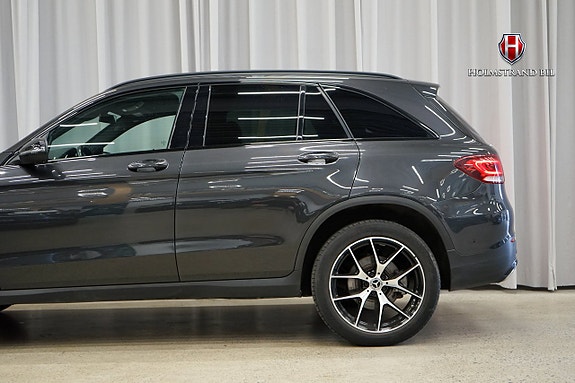 Mercedes-Benz GLC300 de 8 of 25