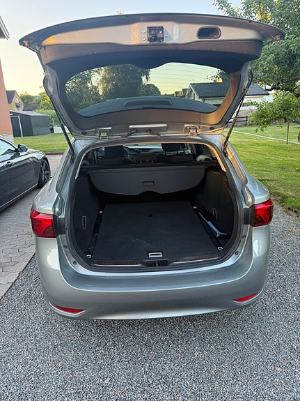 Toyota Avensis 5 of 5