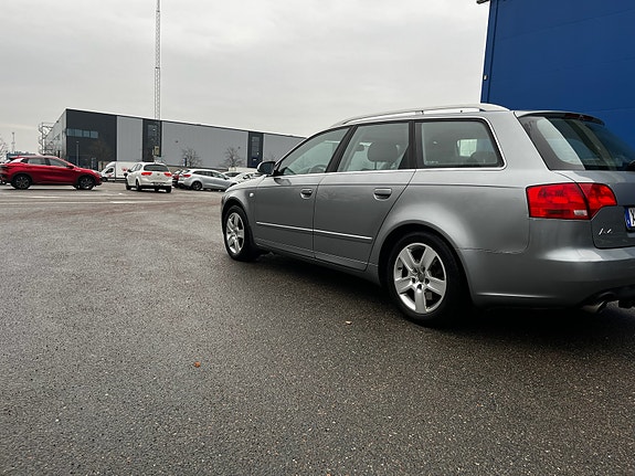 Audi A4 6 of 9