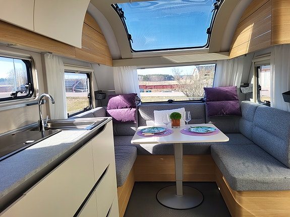 Adria Adora 522 Up 3 of 6