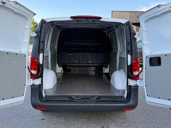 Mercedes-Benz eVito 111 9 of 20