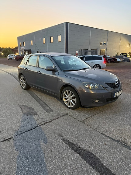 Mazda 3 2 of 5