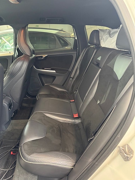 Volvo XC60 4 of 11