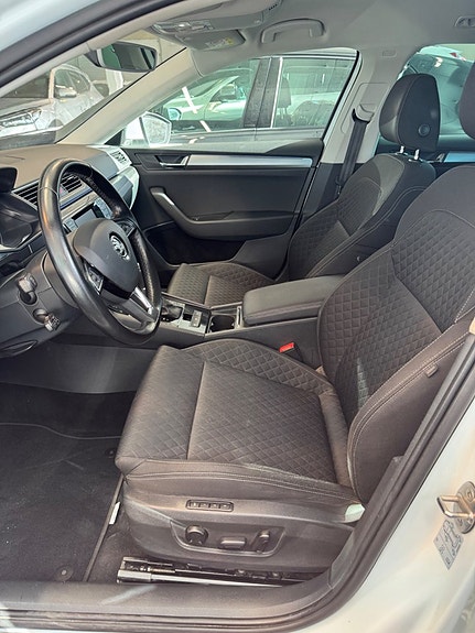 Skoda Superb 3 of 5
