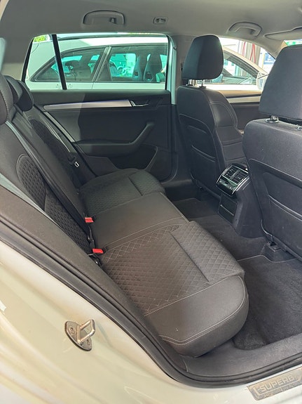 Skoda Superb 7 of 13