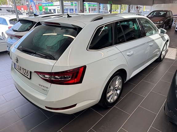 Skoda Superb 6 of 13