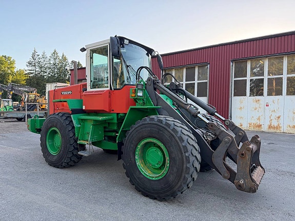 Hjullastare Volvo L90B 2 of 6