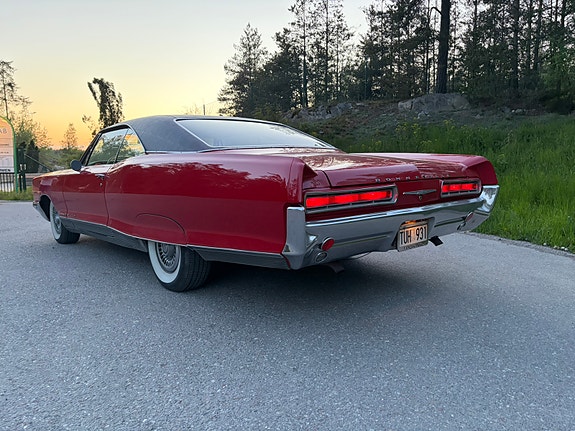 Pontiac Bonneville 1966 photo 2