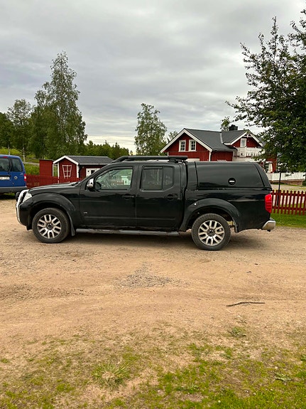 Nissan Navara 2 of 4