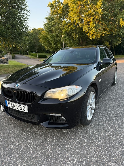 BMW 520d 2 of 5