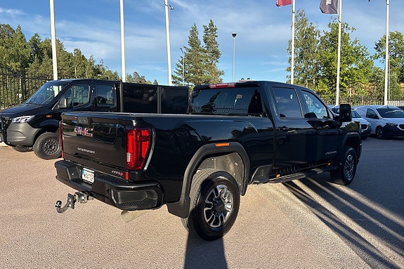 GMC Sierra 4 of 5