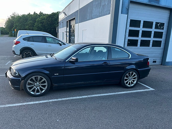 BMW 320Ci 2 of 3