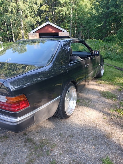 Mercedes-Benz 300 Ce 1993 photo 4