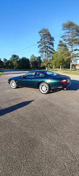 Jaguar XK 3 of 5