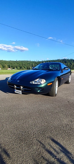 Jaguar XK 2 of 5