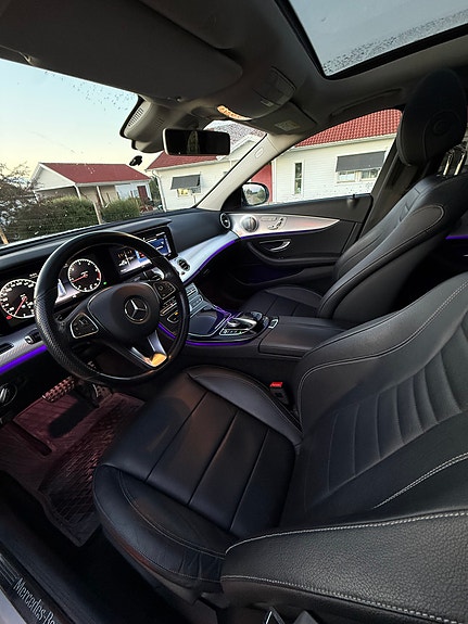Mercedes-Benz E220 d 3 of 5