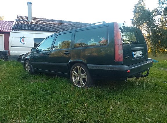 Volvo 850 2 of 4