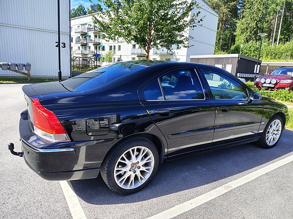 Volvo S60 3 of 5