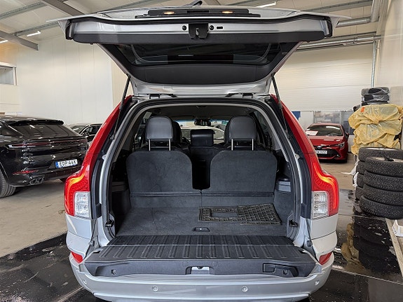 Volvo XC90 8 of 20